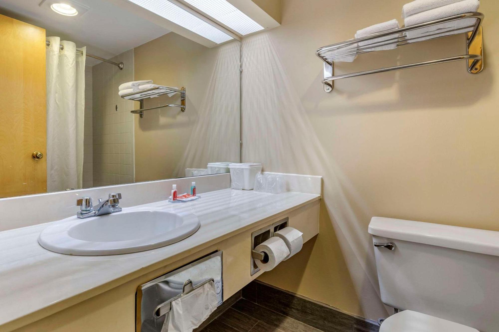 Econo Lodge&Suites Southern Pines Esterno foto