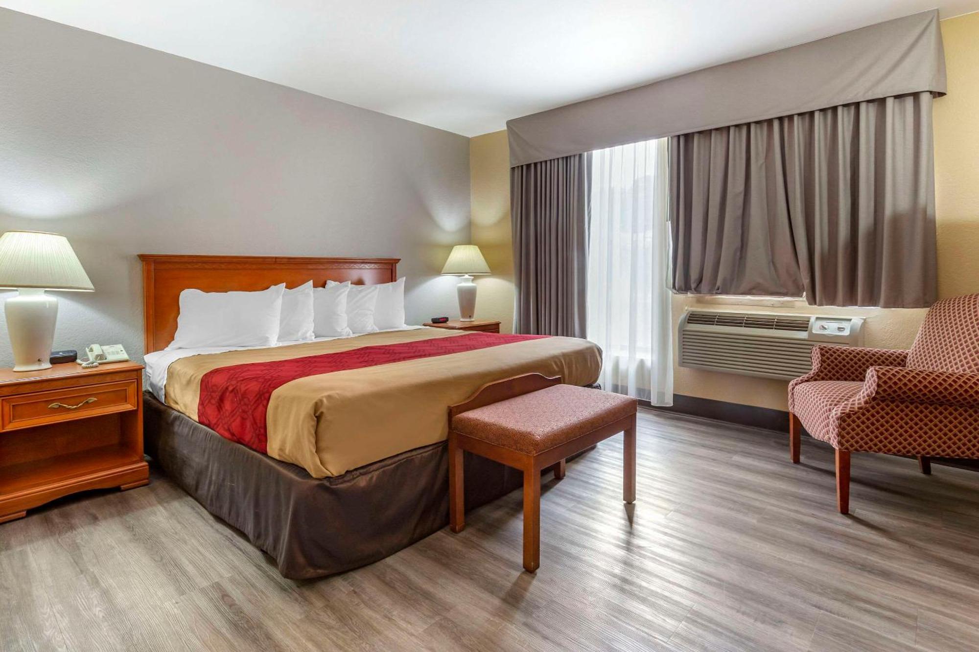 Econo Lodge&Suites Southern Pines Esterno foto