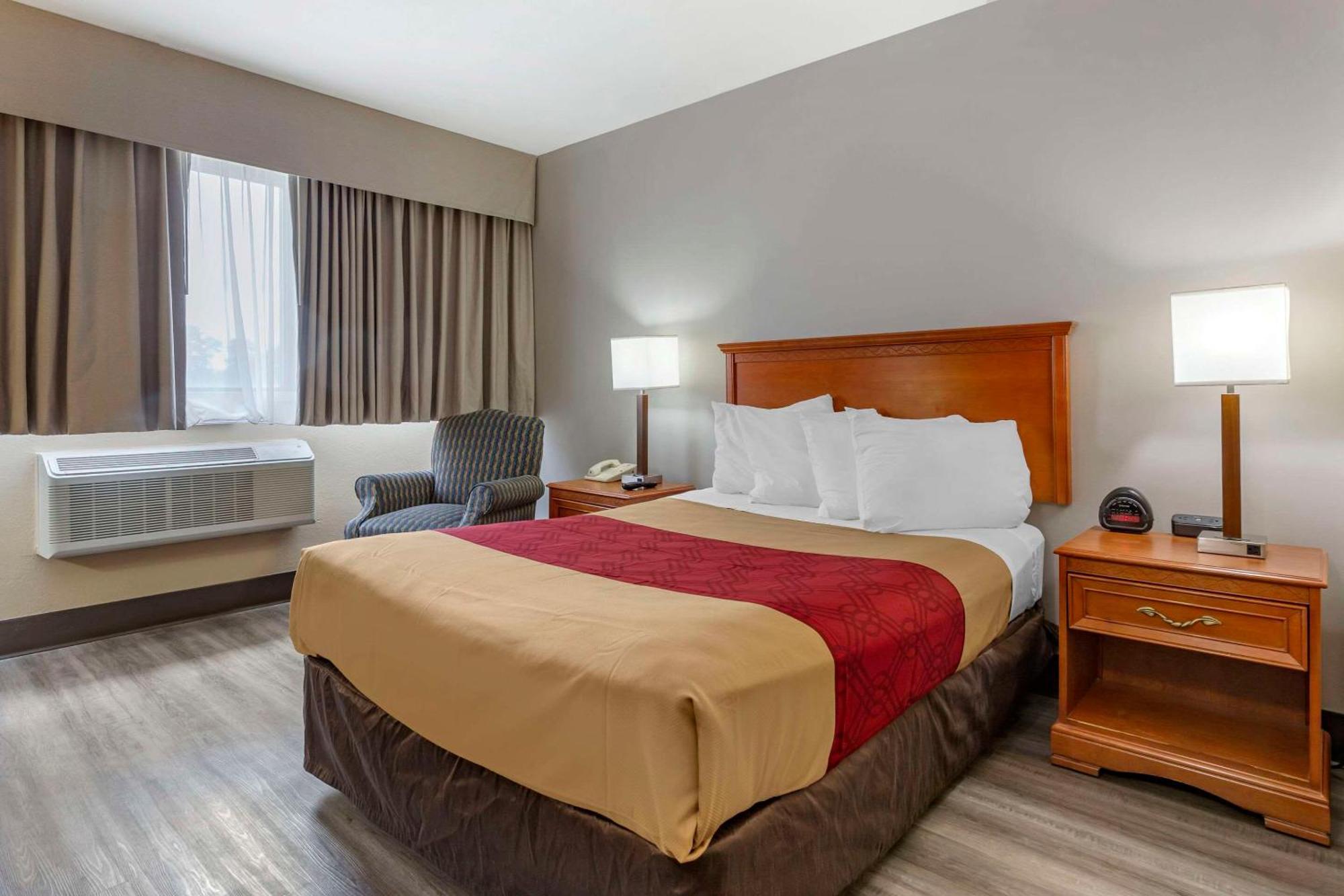 Econo Lodge&Suites Southern Pines Esterno foto